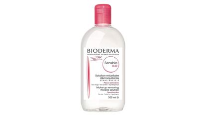 que es el agua micelar, ¿Qué beneficios tiene el agua micelar de Bioderma?, ¿Cómo se usa el agua micelar de Bioderma?, Agua micelar propiedades, ¿Cuántas veces se puede usar el agua micelar?, desmaquillante agua micelar, Agua micelar Bioderma