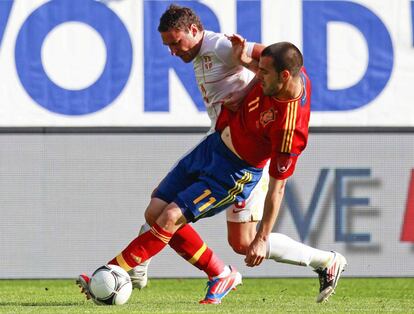 Alvaro Negredo con Dusko Tosic.