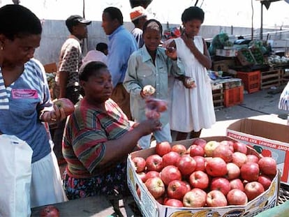 Mercado en el gueto de Soweto, en Johanesburgo, que hoy es frecuentado por turistas.