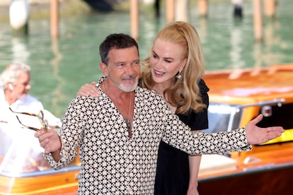 Nicole Kidman y Antonio Banderas, a su llegada al 81º festival de cine de Venecia, este viernes.