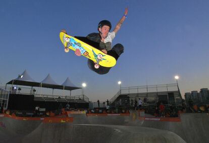 El tricampeón del oro olímpico estadounidense en estilo libre de snowboard Shaun White, durante una sesión del Campeonato Mundial de Skateboarding en Sao Paulo (Brasil).