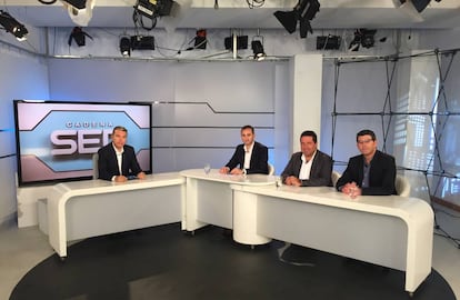 Bernardo Guzm&aacute;n, director de Contenidos de Radio Valencia, en el debate con los tres presidentes. 