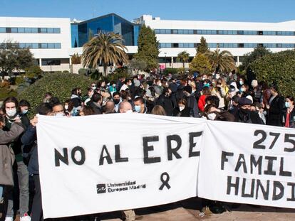 Concentración en el campus de la Universidad Europea de Madrid contra el ERE previsto, el 18 de enero.