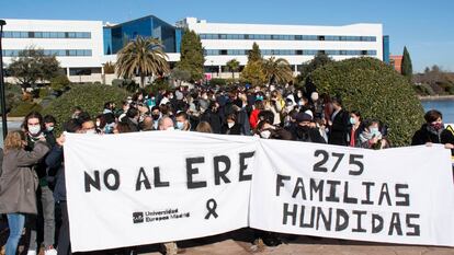 Concentración en el campus de la Universidad Europea de Madrid contra el ERE previsto, el 18 de enero.