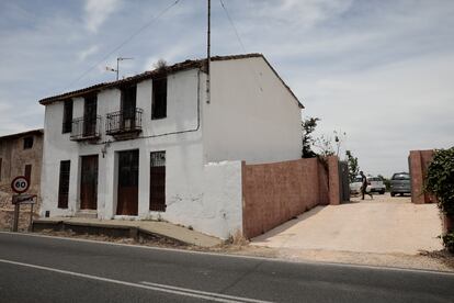 La casa donde fue hallada muerta la mujer en el municipio valenciano de Alzira.