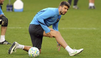 Piqué, en el último entrenamiento de Stamford Bridge.