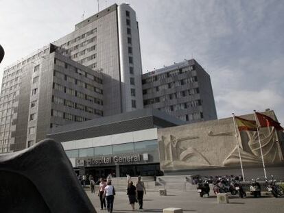 Fachada del hospital La Paz, en Madrid.