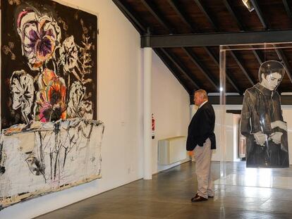 Dos cuadros en el nuevo centro cultural inaugurado en la Torre de Don Borja.