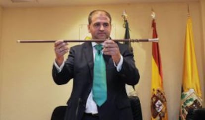 El alcalde de Los Barrios (Cádiz), el andalucista Jorge Romero, en su toma de posesión.