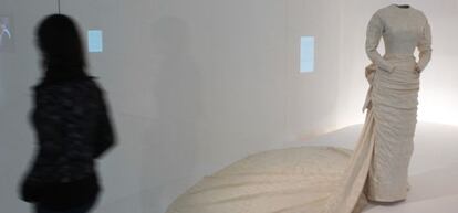 Un traje expuesto en el Museo Balenciaga.