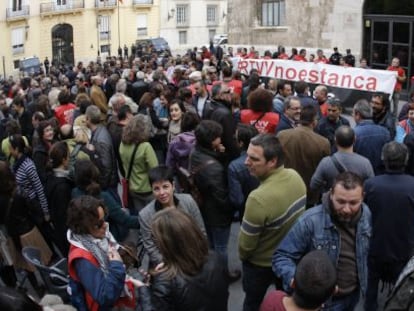 Los trabajadores de RTVV protestaron frente a la Generalitat el pasado viernes, cuatro meses despu&eacute;s de dejar de emitir.