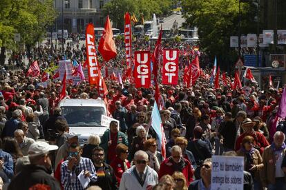 Ambiente de la manifestación del 1 de Mayo por las calles de Madrid.