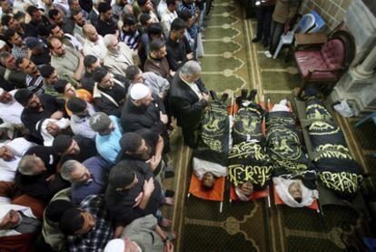 Funeral por cuatro miembros del brazo armado de Yihad Islámica, muertos el sábado en Rafah, ayer en Gaza.