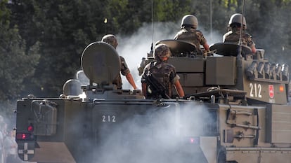 Soldados españoles en un tanque de la División Acorazada en el Día de la Fiesta Nacional de 2009. Gettyimages