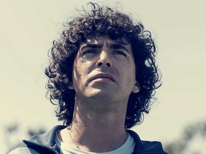 Nazareno Casero, en una escena de la serie 'Maradona: sueño bendito', de Amazon Prime Video.