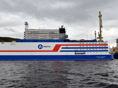 El 'Académico Lomonósov', el pasado junio en el puerto de Múrmansk.