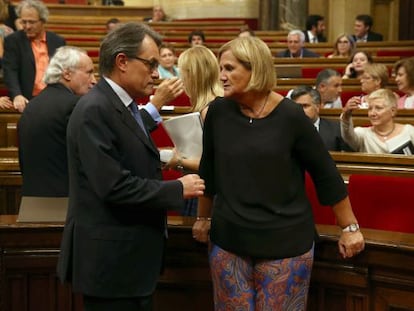 Artur Mas xerra amb la presidenta del Parlament, Nuria de Gispert.