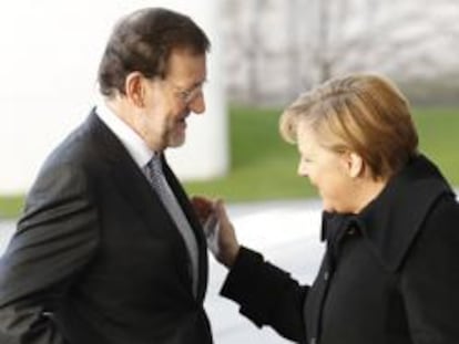 El presidente del Gobierno, Mariano Rajoy, a su llegada a la reunión con Angela Merkel