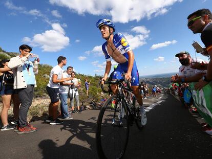 Enric Mas, durante la subida a La Camperona en la pasada Vuelta a España.