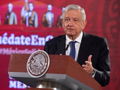 López Obrador, durante la rueda de prensa matutina en Palacio Nacional, este martes.