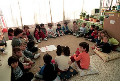 Un grupo de alumnos, en el colegio público Trabenco de Leganés (Madrid).