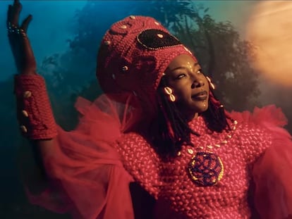 La maliense Fatoumata Diawara tiene nuevo álbum y, como de costumbre, no deja de sorprender.