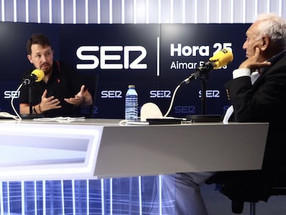 Pablo Iglesias y José Manuel García-Margallo debaten en 'El ágora de Hora 25', de la cadena SER.
