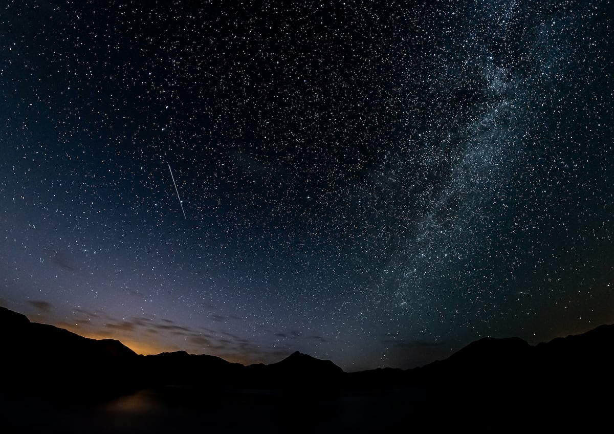 BH*: la extraña mezcla entre estrella y agujero negro con la que amaneció el universo