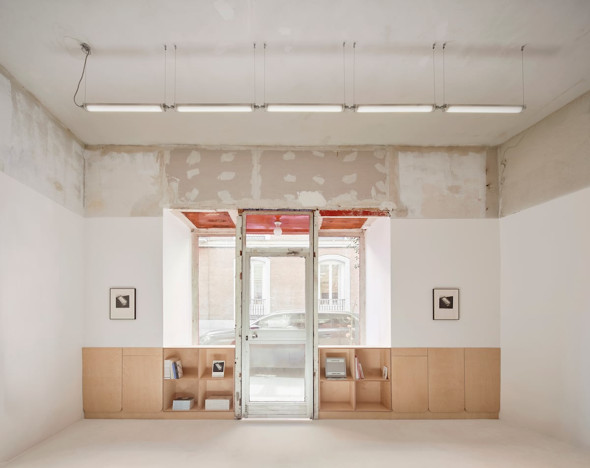 La nueva librería de Malasaña que pone en debate la transformación de un barrio marcado por la gentrificación 