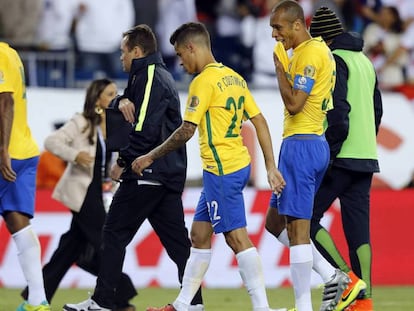 Varios jugadores brasile&ntilde;os, tras la eliminaci&oacute;n de la Copa Am&eacute;rica.