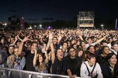 El público disfruta de una de las actuaciones en el campus de la Universidad Complutense de Madrid.