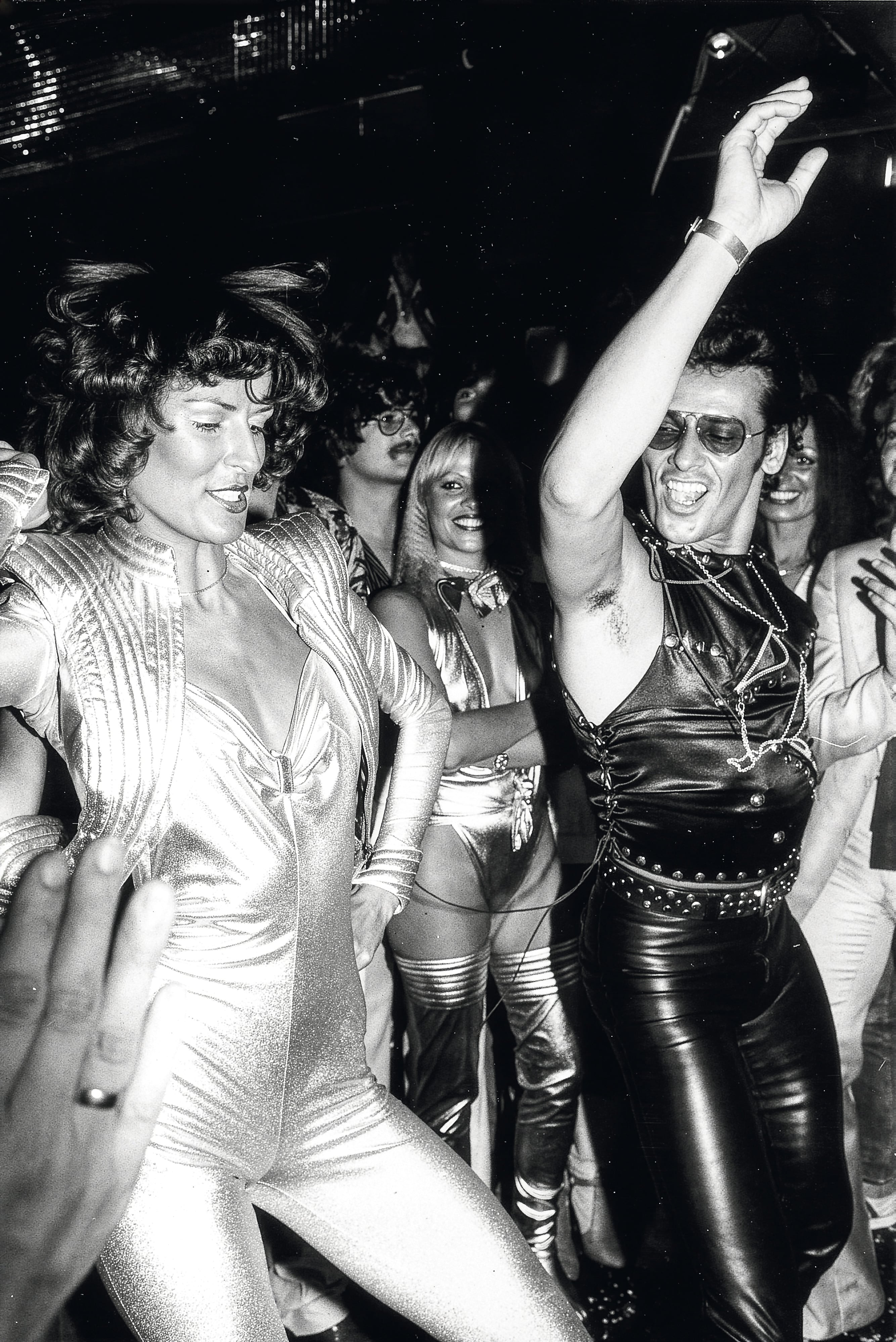 Azotes consensuados en la noche de Madrid: entramos en los clubes BDSM de moda en la capital