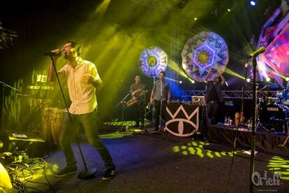 El grupo australiano Cat Empire en uno de sus conciertos de su gira europea.