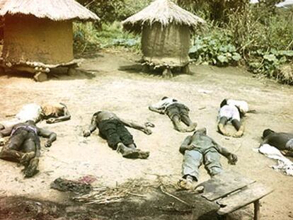 Civiles asesinados por el Ejército de Liberación del Señor en Doko Lira (Uganda), en una imagen sin fecha de la CPI.