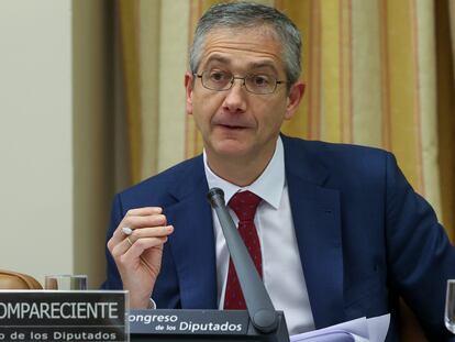 El gobernador del Banco de España, Pablo Hernández de Cos, durante su comparecencia en el Congreso, el 23 de febrero.