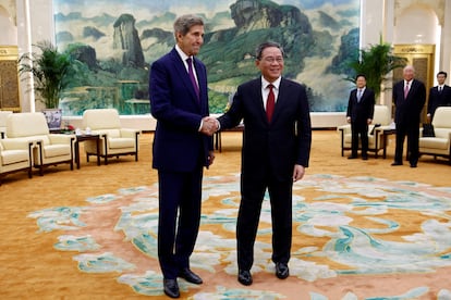 U.S. Special Presidential Envoy for Climate John Kerry and Chinese Premier Li Qiang