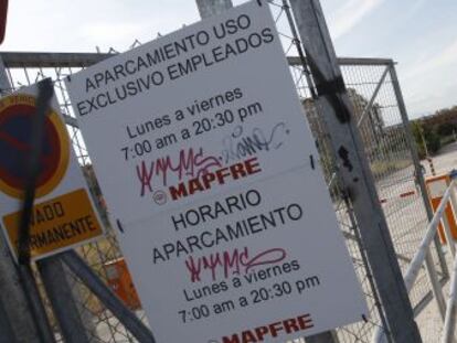 Aparcamiento en la esquina de la avenida del Talgo y la carretera de Húmera (Aravaca).