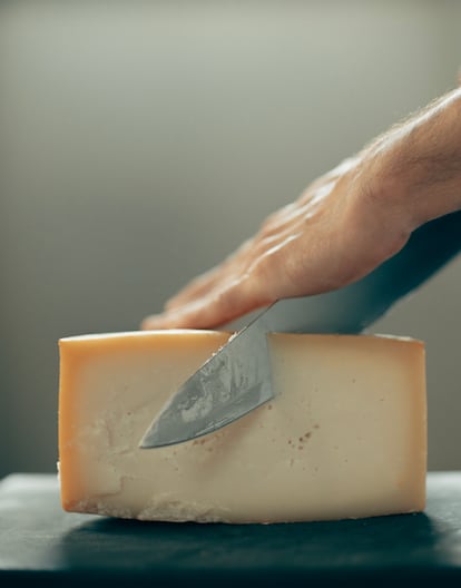 El queso Idiazabal ahumado con el que elaboran la clebre tarta en el restaurante Fismuler de Madrid.