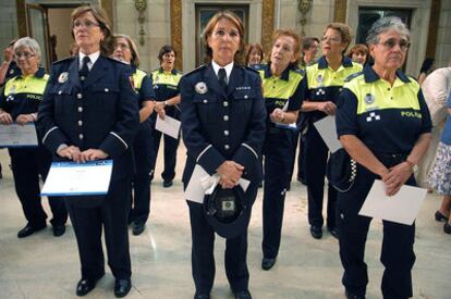 Algunas de las mujeres policía que forman la primera promoción del Cuerpo Municipal de Madrid.