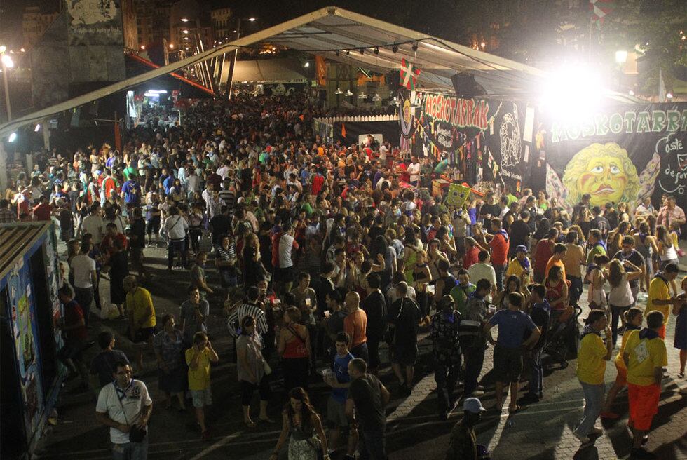 Litros de cerveza y de ‘kalimotxo’ libres de impuestos en las fiestas de Vitoria