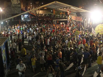 Miles de personas llenan la zona de 'txosnas' durante cada noche de Aste Nagusia