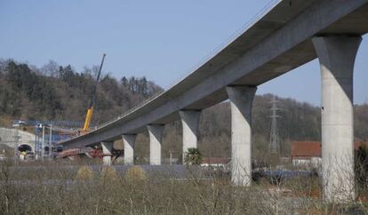 Obras del tren de alta velocidad en el tramo Hernani-Astigarraga.