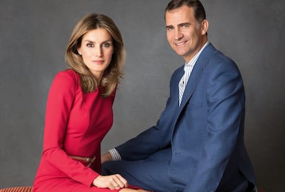 Posado de don Felipe y doña Letizia en 2012 con motivo del 40º cumpleaños de la entonces princesa de Asturias.