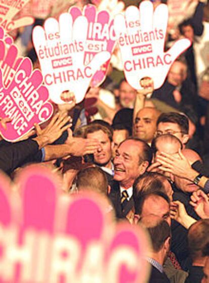 Jacques Chirac, en su mitin de cierre de campaña, el jueves en Lille.