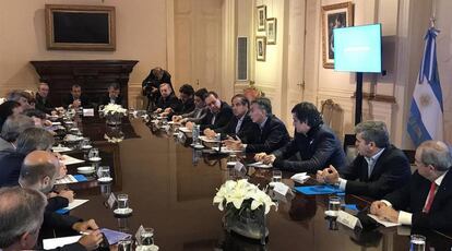 El presidente Mauricio Macri encabeza una reunión con sus ministros en Casa Rosada.