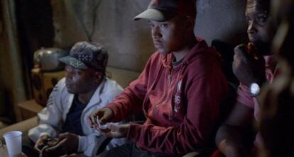 Un fotograma de 'Hasta ver la luz', la Lisboa de las favelas y la violencia.