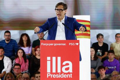 El candidato del PSC a la Generalitat, Salvador Illa, durante el acto electoral de inicio de campaña en Sabadell.