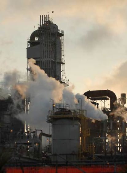 Contaminación producida por una refinería en California.