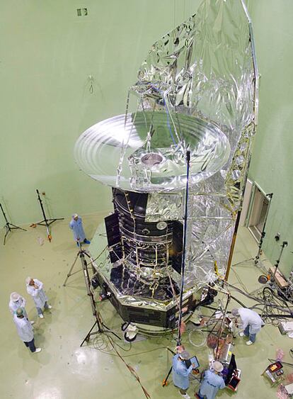 Los días 5 y 6 de junio <i>Herschel</i> superó las pruebas en las que se simula el ruido acústico que debía soportar durante el lanzamiento. Los ensayos se realizaron en el Centro Europeo de Investigación y Tecnología Espacial (ESTEC), de la ESA, en Holanda.