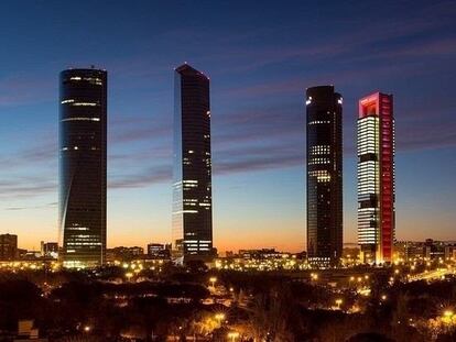 Torres del distrito financiero de Madrid, sede de algunas de las mayores constructoras.